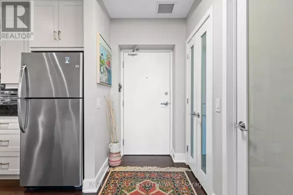 75 Cleary AVE #102, Ottawa, ON K2A1R8