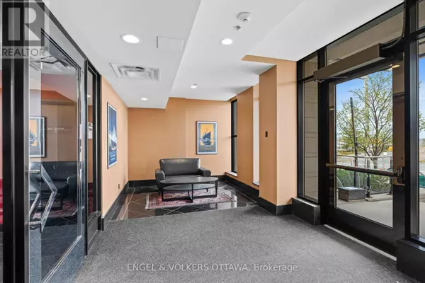 75 Cleary AVE #102, Ottawa, ON K2A1R8