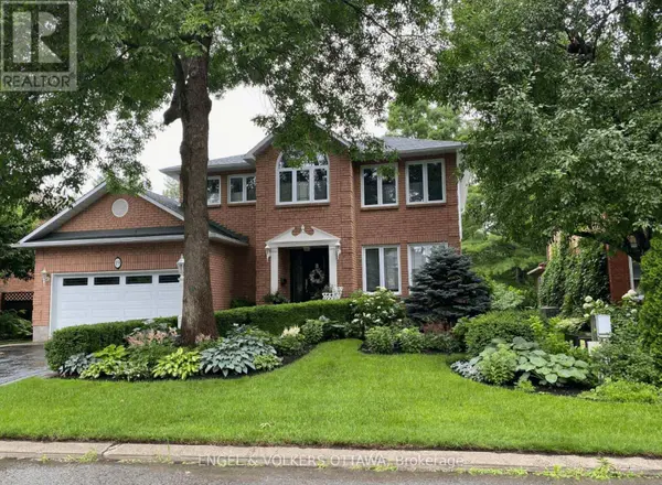 19 KIMMINS COURT, Ottawa, ON K2K2M4