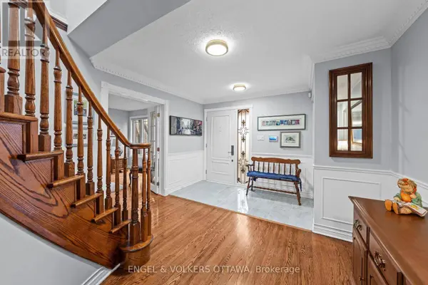 19 KIMMINS COURT, Ottawa, ON K2K2M4