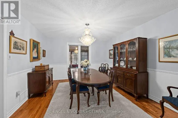 19 KIMMINS COURT, Ottawa, ON K2K2M4