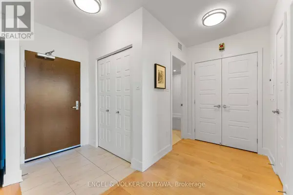 316 BRUYERE ST #302, Ottawa, ON K1N0C3