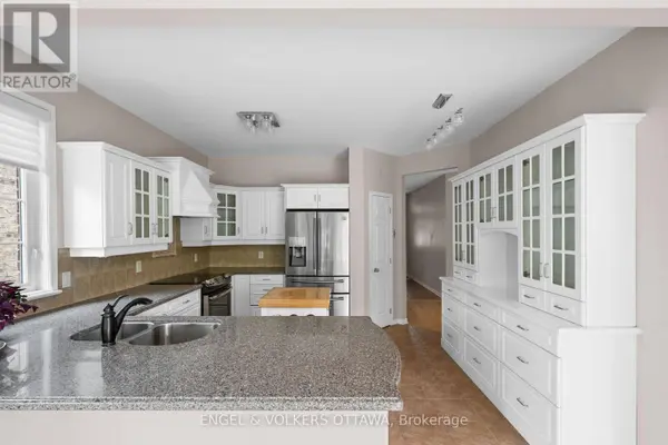 205 CAIRNSMORE CIRCLE, Ottawa, ON K2J0G4