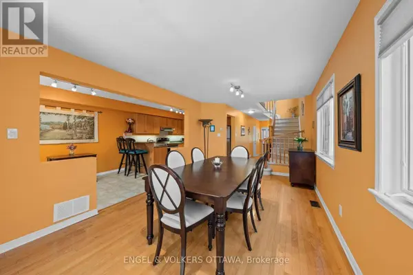 48 FIELDBERRY PRIVATE, Ottawa, ON K2J5E8
