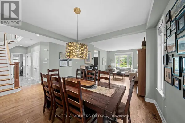 564 ERINWOODS CIRCLE, Ottawa, ON K2J5M8