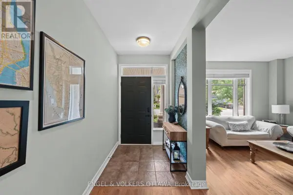 564 ERINWOODS CIRCLE, Ottawa, ON K2J5M8