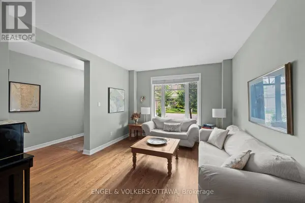 564 ERINWOODS CIRCLE, Ottawa, ON K2J5M8