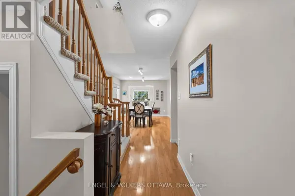 48 FIELDBERRY PRIVATE, Ottawa, ON K2J5E8