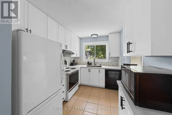 51 MORTON DRIVE, Ottawa, ON K2L1W9