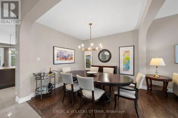 18 PONDHOLLOW WAY, Ottawa, ON K2J4Y5