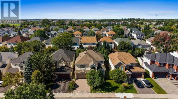 18 PONDHOLLOW WAY, Ottawa, ON K2J4Y5