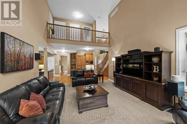 1629 SHAUNA CRESCENT, Ottawa, ON K4P1M8