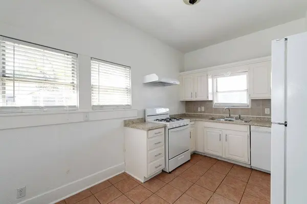 1205 E 12th ST, Austin, TX 78702