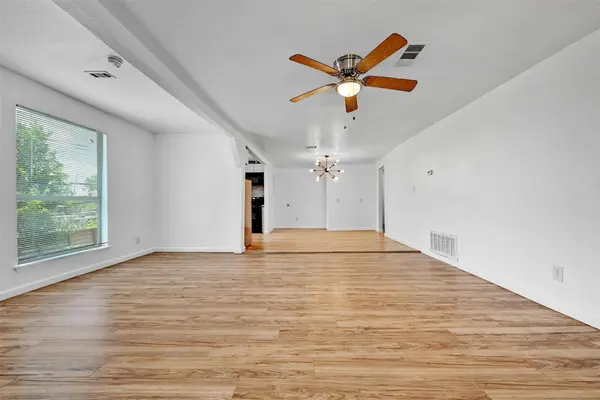 1200 Walnut Ave, Austin, TX 78702