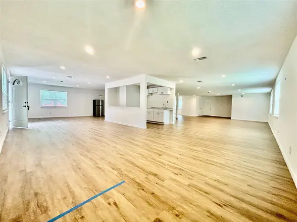 2008 E 12th ST, Austin, TX 78702