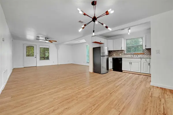 1200 Walnut Ave, Austin, TX 78702