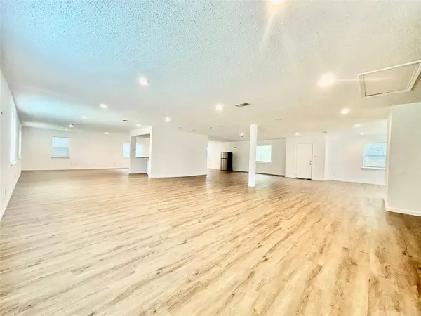 2008 E 12th ST, Austin, TX 78702