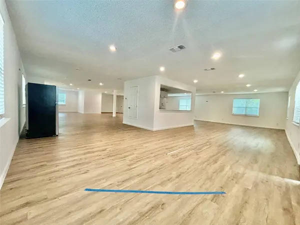 2008 E 12th ST, Austin, TX 78702