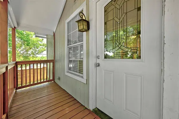 1200 Walnut Ave, Austin, TX 78702