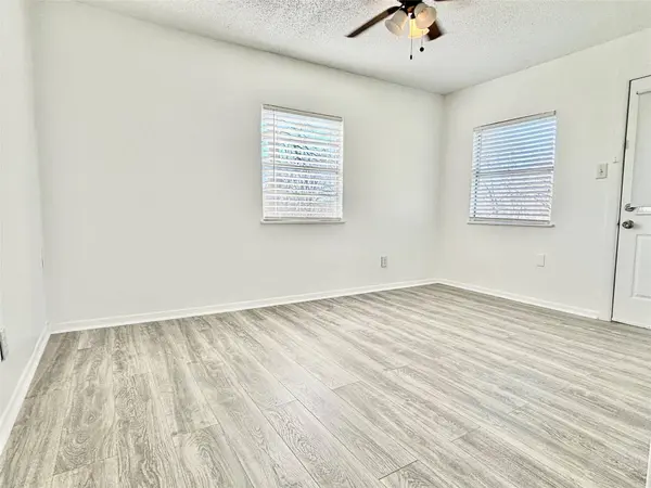2906 E 12th ST, Austin, TX 78702
