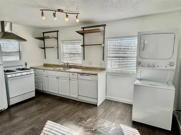 2906 E 12th ST, Austin, TX 78702