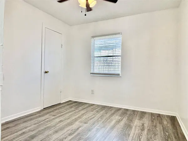 2906 E 12th ST, Austin, TX 78702