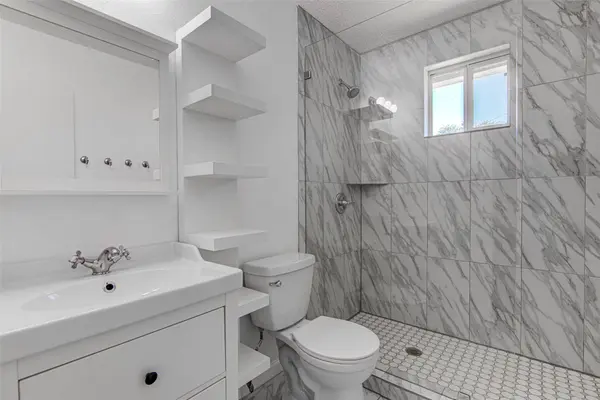 912 Catalpa ST, Austin, TX 78702