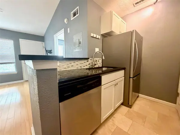 3204 Manchaca RD #302, Austin, TX 78704
