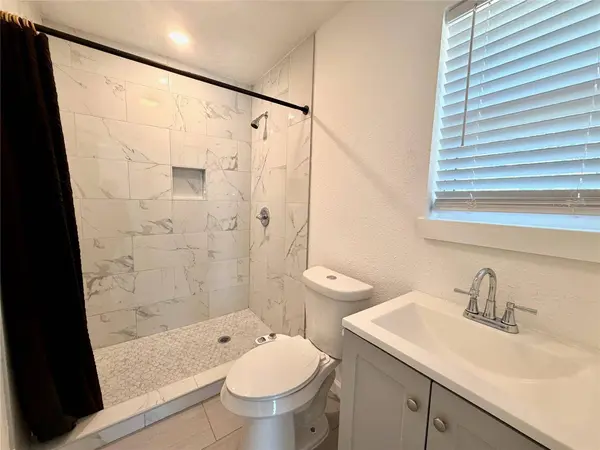 2207 E 12th ST, Austin, TX 78702