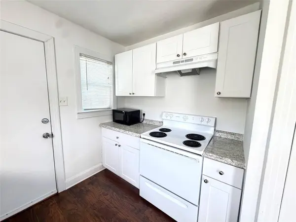 3010 E 12th ST, Austin, TX 78702