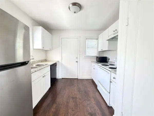 3010 E 12th ST, Austin, TX 78702