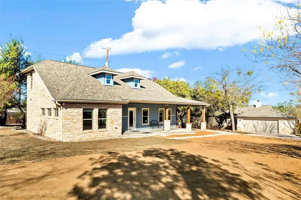 25400 Cove DR, Spicewood, TX 78669