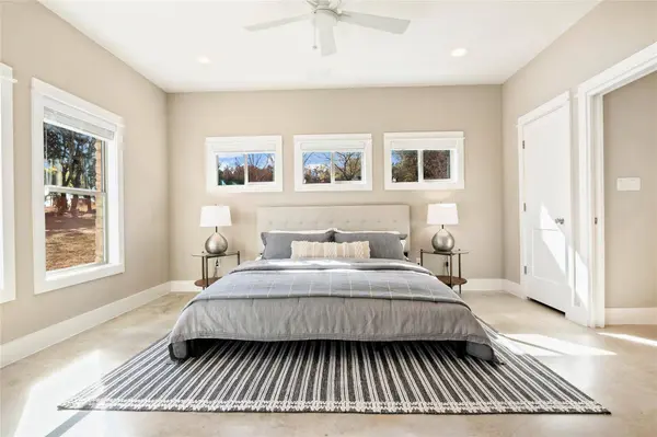 25400 Cove DR, Spicewood, TX 78669