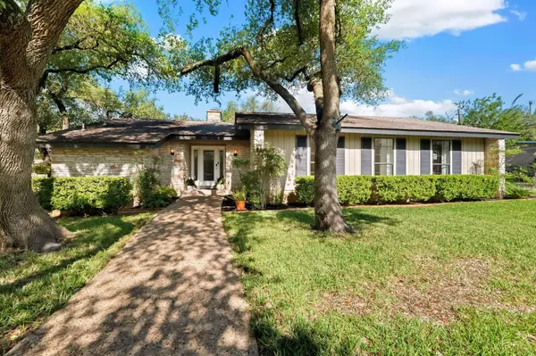 9105 Balcones Club DR, Austin, TX 78750