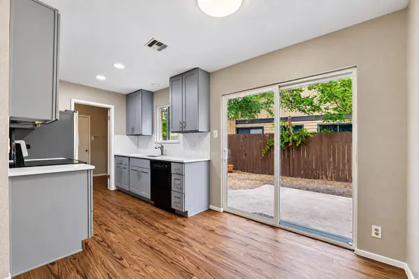 8808 Pineridge DR #B, Austin, TX 78729