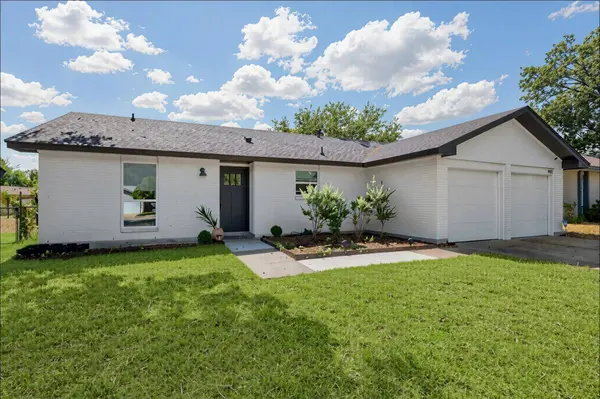 907 Chiswick DR, Austin, TX 78753