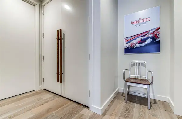 202 Nueces ST #2204, Austin, TX 78701