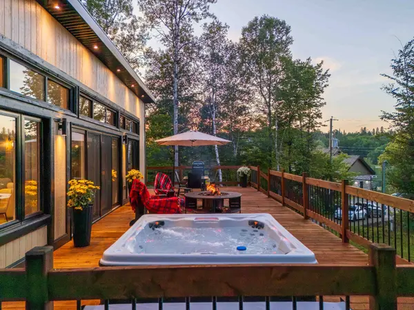 60 Ch. du Tour-du-Lac, Mont-tremblant, QC J8E2A8