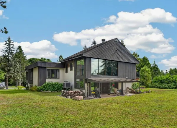 150 -152 Av. St-Jacques, Saint-sauveur, QC J0R1R7