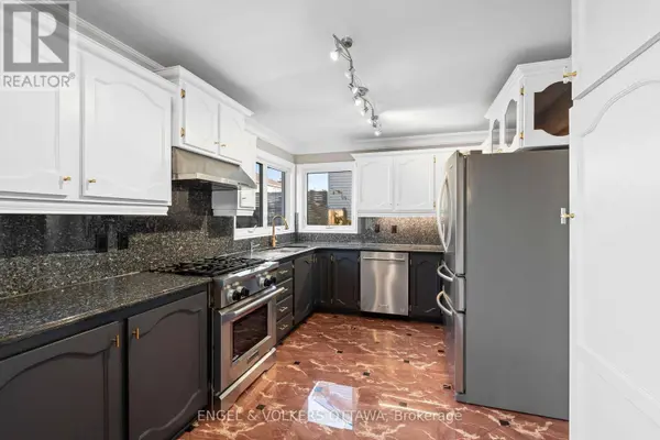 563 MERKLEY DRIVE, Ottawa, ON K4A1V9
