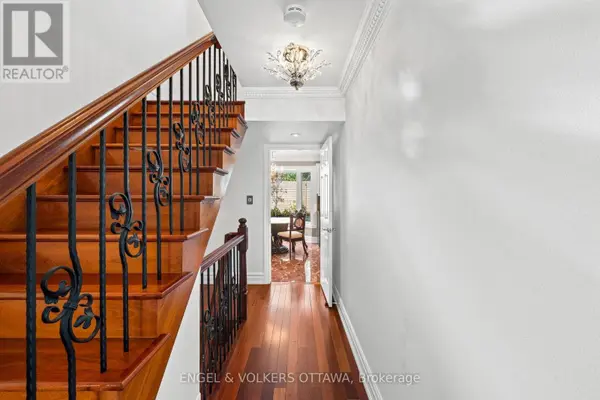563 MERKLEY DRIVE, Ottawa, ON K4A1V9
