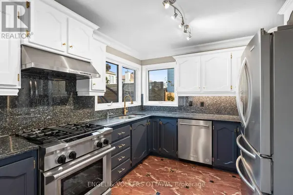 563 MERKLEY DRIVE, Ottawa, ON K4A1V9