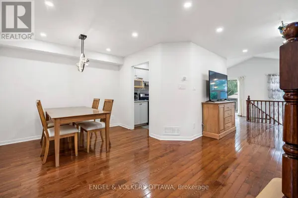18 CAMBRAY LANE, Ottawa, ON K2K3C3