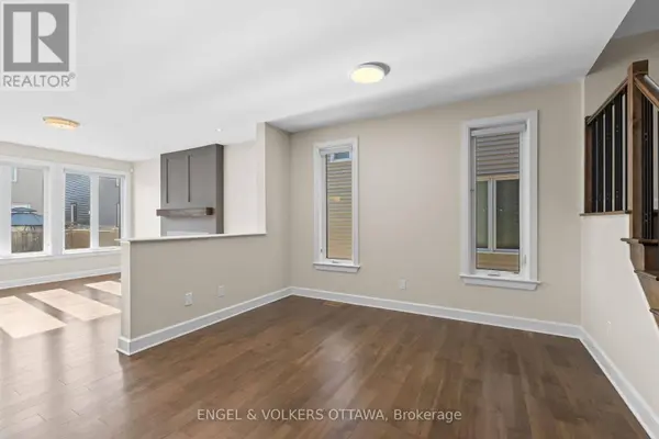 122 HELEN RAPP WAY, Ottawa, ON K1T0N4