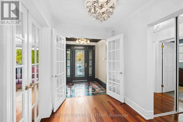 563 MERKLEY DRIVE, Ottawa, ON K4A1V9