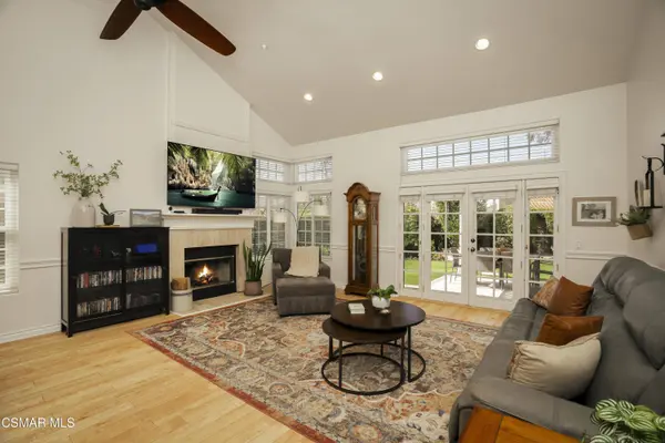 439 Pesaro Street, Oak Park, CA 91377