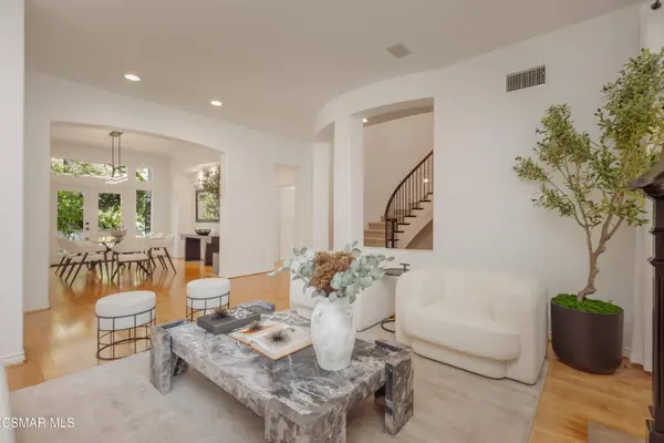 861 Alexandra Court, Oak Park, CA 91377