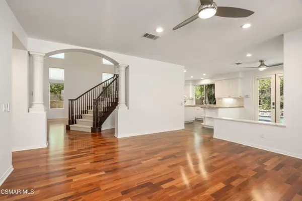 921 Ellesmere Way, Oak Park, CA 91377