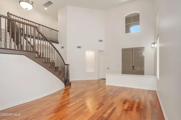 921 Ellesmere Way, Oak Park, CA 91377