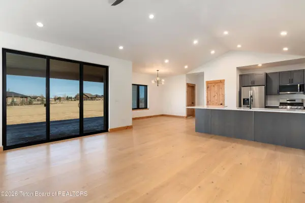 1210 KAYAK Loop, Victor, ID 83455
